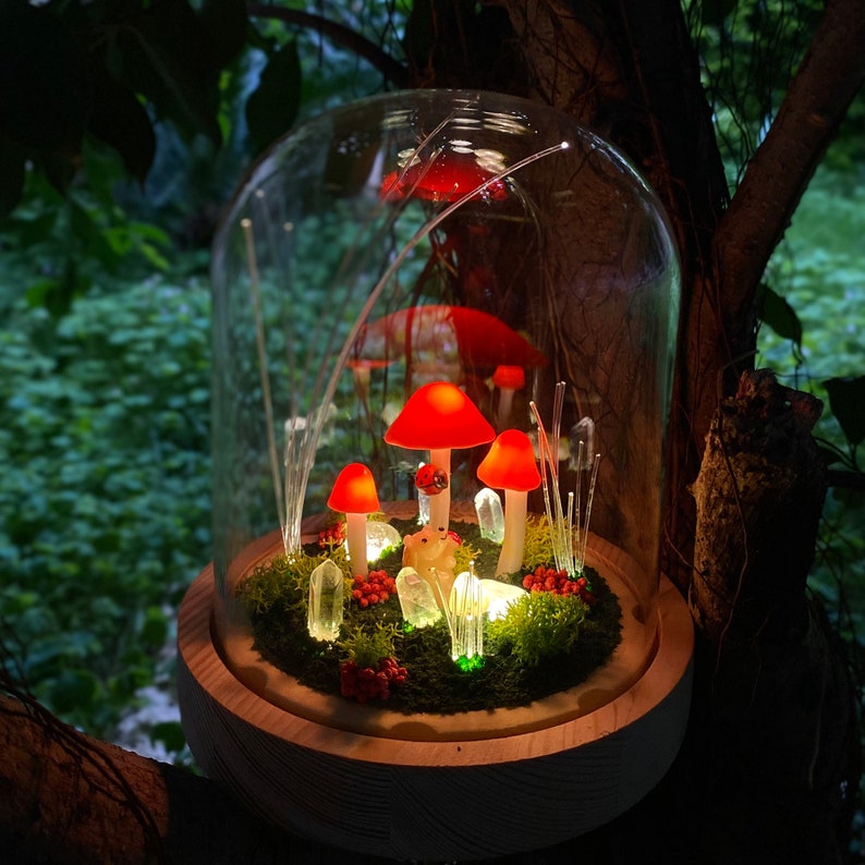 Red Mushroom Night Light with Hedgehog and Ladybug, Fiber Optic Crystal Lamp, 17 x 14 x 14 cm, USB and Battery Powered