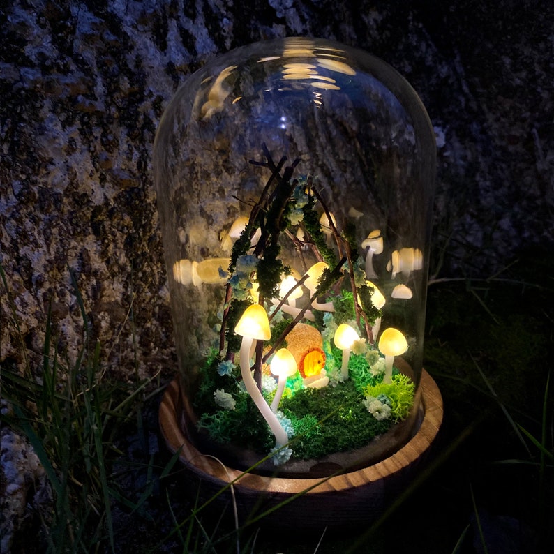 Mushroom Lamp LED Night Light with Wooden Base Glass Dome Cloud Cottage Design 17x12x12 cm