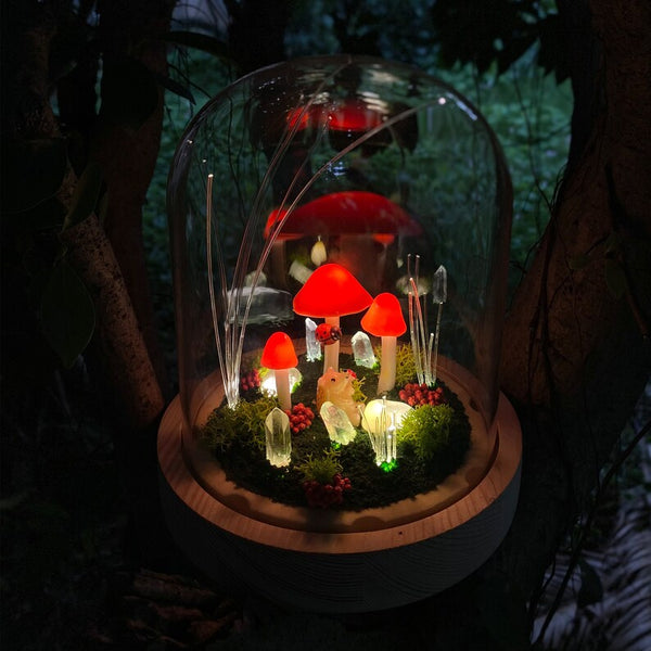 Red Mushroom Night Light with Hedgehog and Ladybug, Fiber Optic Crystal Lamp, 17 x 14 x 14 cm, USB and Battery Powered
