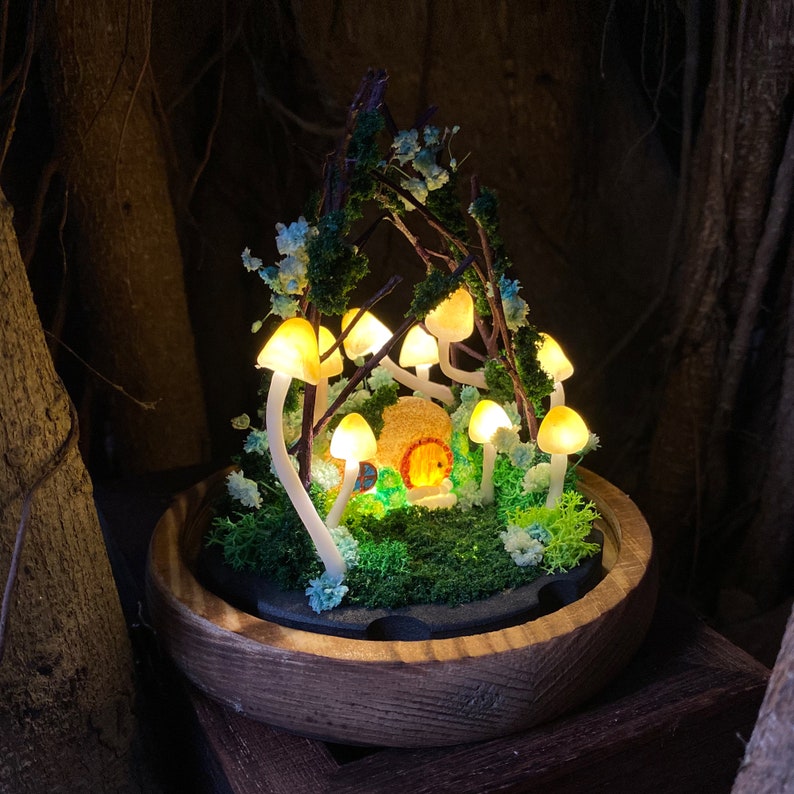 Mushroom Lamp LED Night Light with Wooden Base Glass Dome Cloud Cottage Design 17x12x12 cm