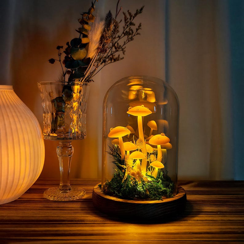 LED Mushroom Lamp with Dried Flowers & Wooden Base, 12cm Diameter, 17.5cm Height, Battery or USB Powered