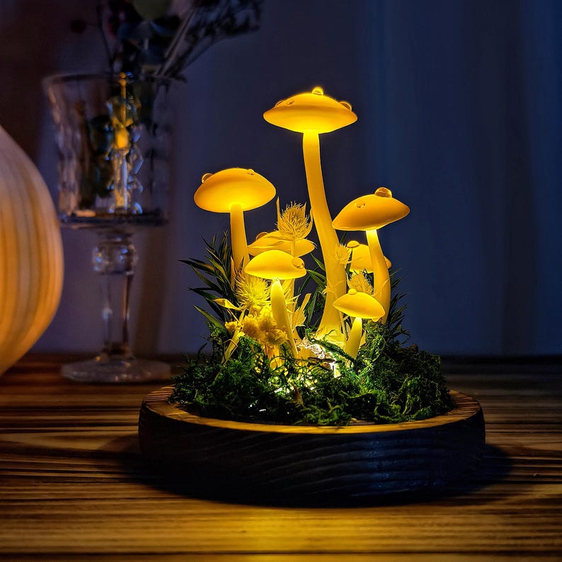 LED Mushroom Lamp with Dried Flowers & Wooden Base, 12cm Diameter, 17.5cm Height, Battery or USB Powered