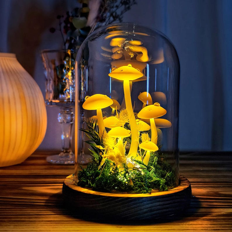 LED Mushroom Lamp with Dried Flowers & Wooden Base, 12cm Diameter, 17.5cm Height, Battery or USB Powered