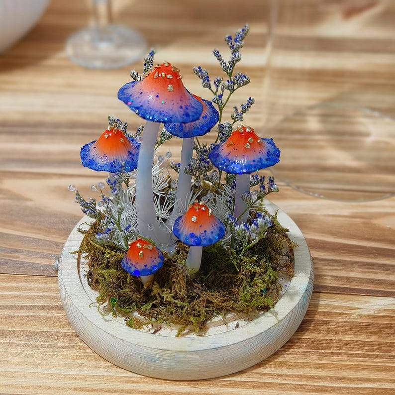 LED Mushroom Night Light with Dried Flowers and Wooden Base, 12cm Diameter, 17.5cm Height, Handmade Bedside Lamp