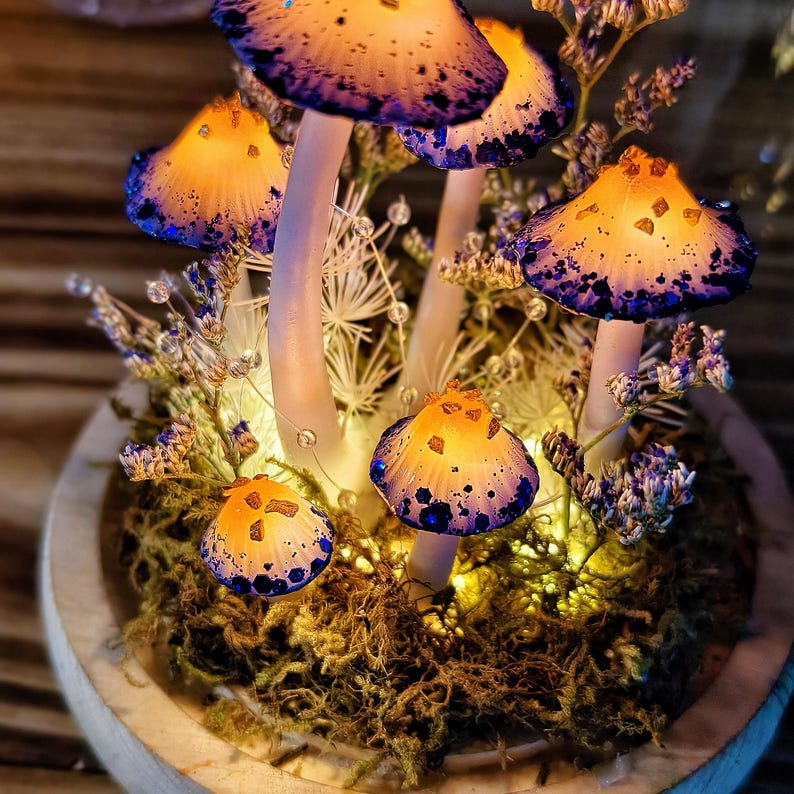 LED Mushroom Night Light with Dried Flowers and Wooden Base, 12cm Diameter, 17.5cm Height, Handmade Bedside Lamp
