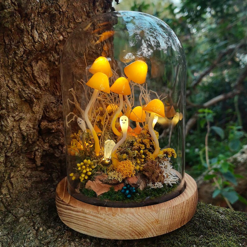 Orange Mushroom Night Light with Crystal and Elf Figurines, LED Bedside Lamp for Bedroom and Desk, 17 x 12 x 12 cm