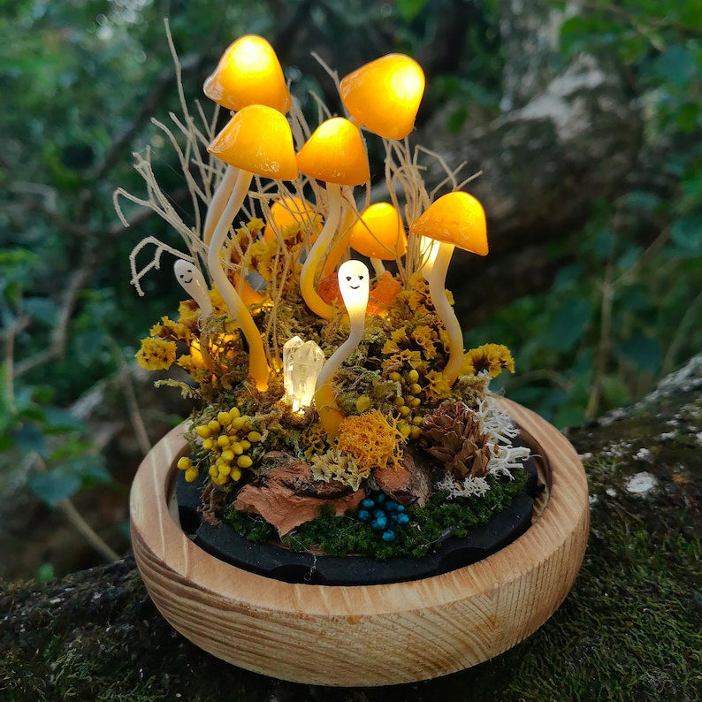 Orange Mushroom Night Light with Crystal and Elf Figurines, LED Bedside Lamp for Bedroom and Desk, 17 x 12 x 12 cm
