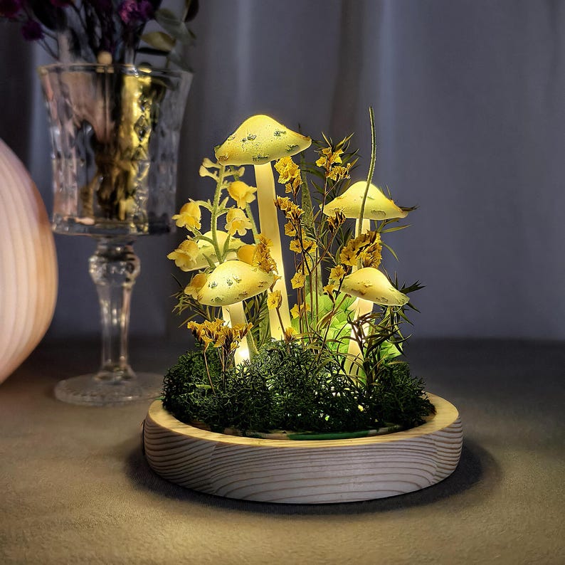 Handmade LED Mushroom Lamp with Dried Flowers and Wooden Base, 12cm Diameter, 17.5cm Height, Battery or USB Powered