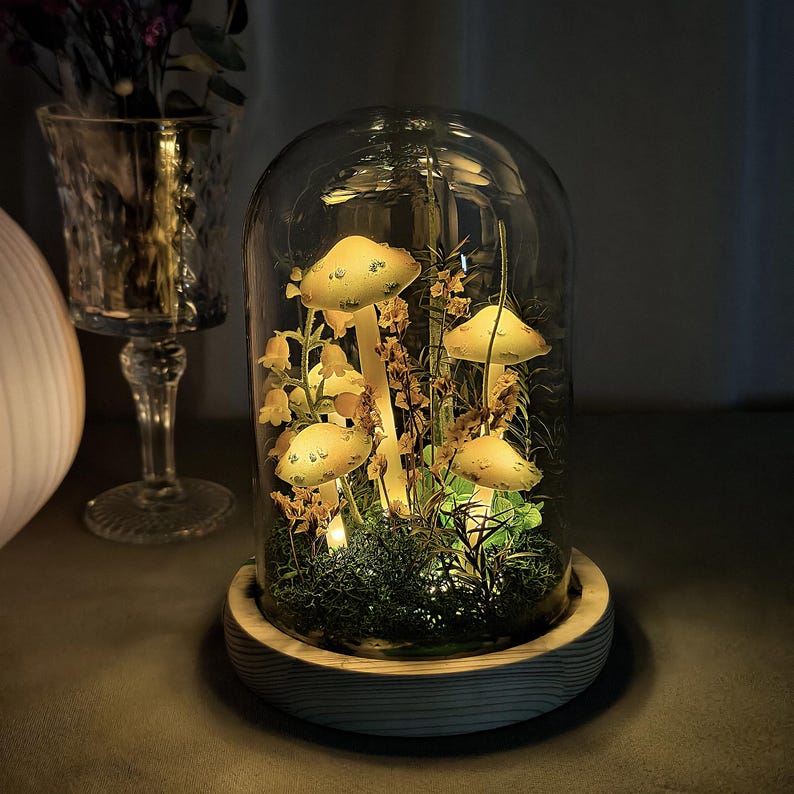 Handmade LED Mushroom Lamp with Dried Flowers and Wooden Base, 12cm Diameter, 17.5cm Height, Battery or USB Powered