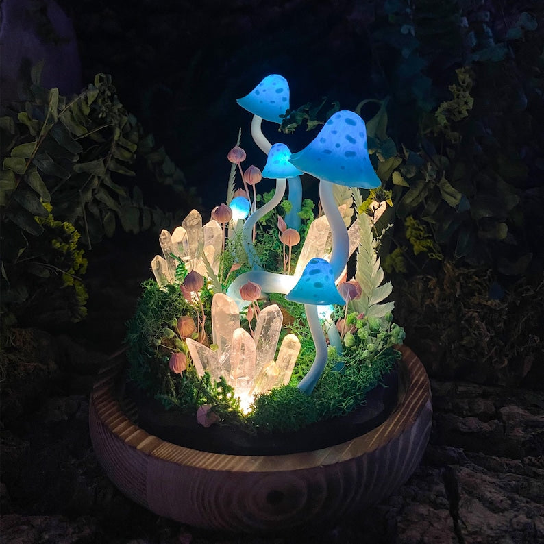 Blue Mushroom Crystal Cluster LED Night Light with Wooden Base, Glass Dome, Fantasy Forest Lamp, 17 x 12 x 12 cm