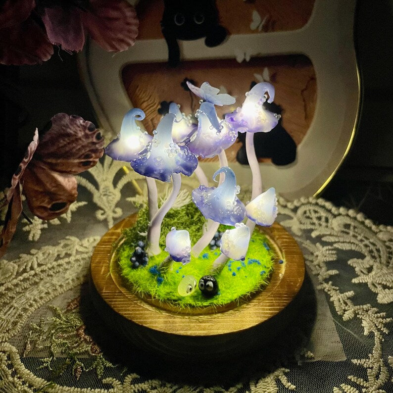 Mushroom Night Light Glass & Clay Lamp with Butterfly, Dried Flowers and Wooden Base, Battery or USB Powered, 12 cm