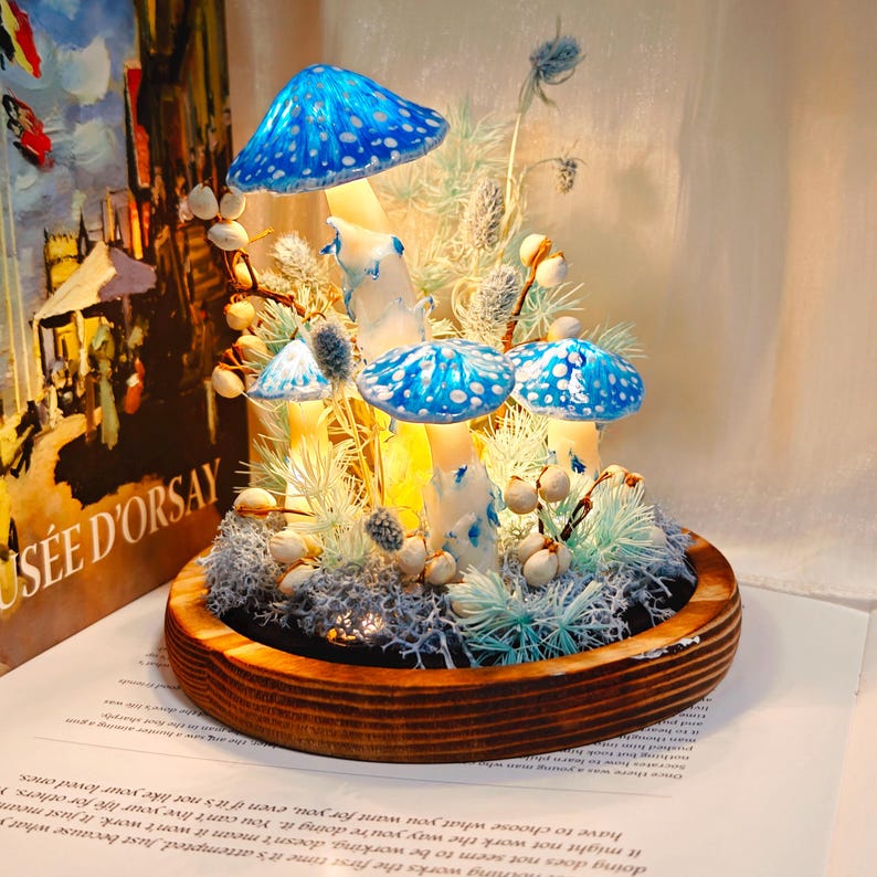 LED Mushroom Night Light, Handcrafted Bedside Lamp with Natural Moss, Battery or USB Powered, 16x10x10 cm