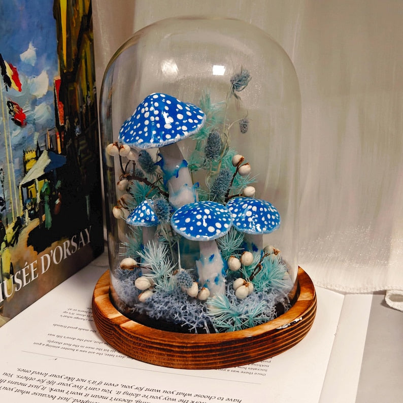 LED Mushroom Night Light, Handcrafted Bedside Lamp with Natural Moss, Battery or USB Powered, 16x10x10 cm