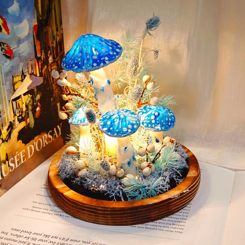 LED Mushroom Night Light, Handcrafted Bedside Lamp with Natural Moss, Battery or USB Powered, 16x10x10 cm