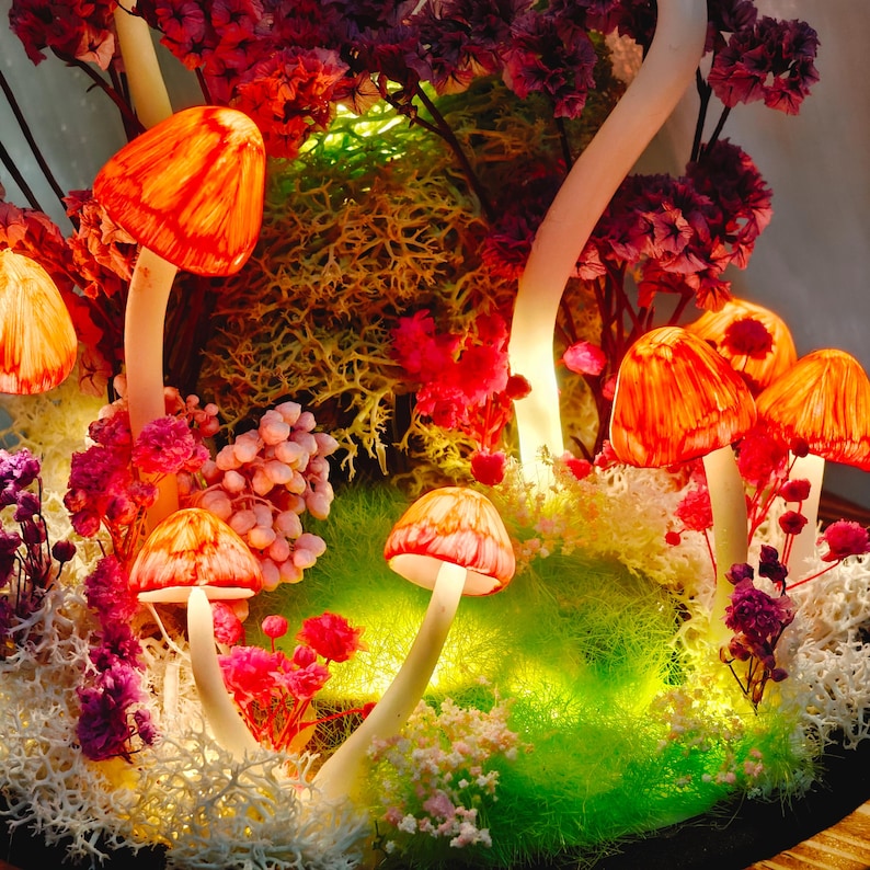 LED Mushroom Night Light, Handmade Resin Lamp with Natural Moss, Sunset Orange, 16x10x10 cm, Battery or USB Powered