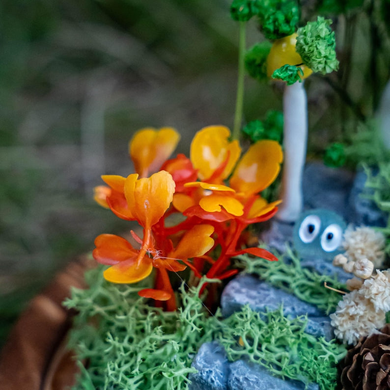 Green Handmade Mushroom Night Lamp with Glass Dome, Forest Mushroom Decor for Bedroom, Art Deco Style