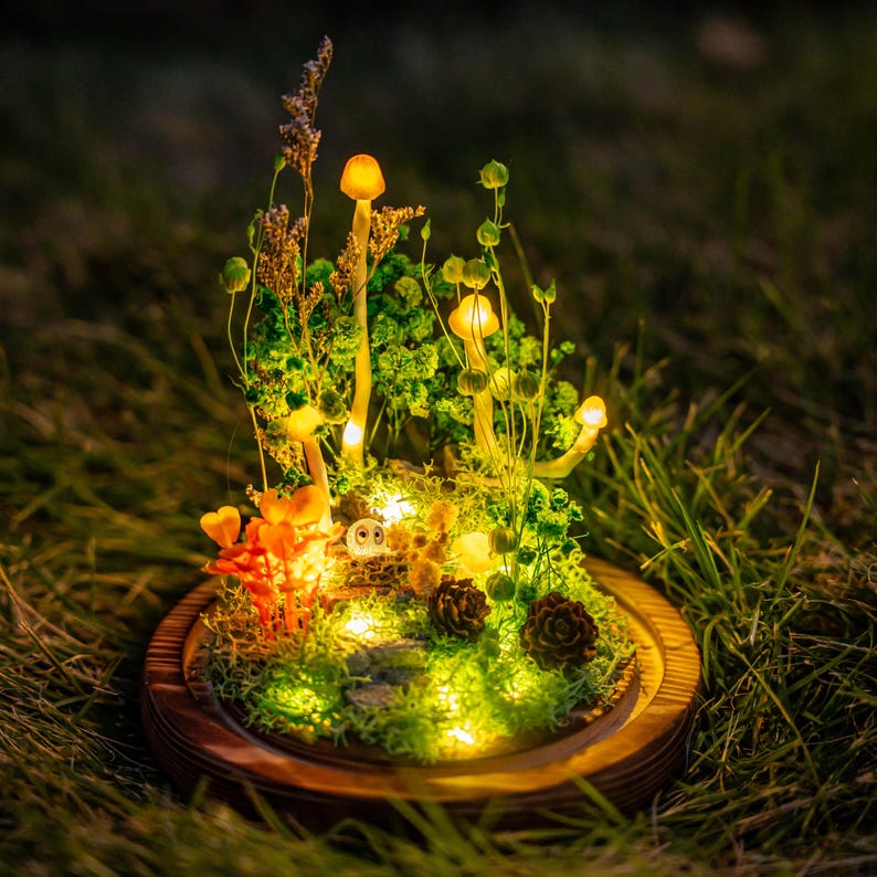Green Handmade Mushroom Night Lamp with Glass Dome, Forest Mushroom Decor for Bedroom, Art Deco Style