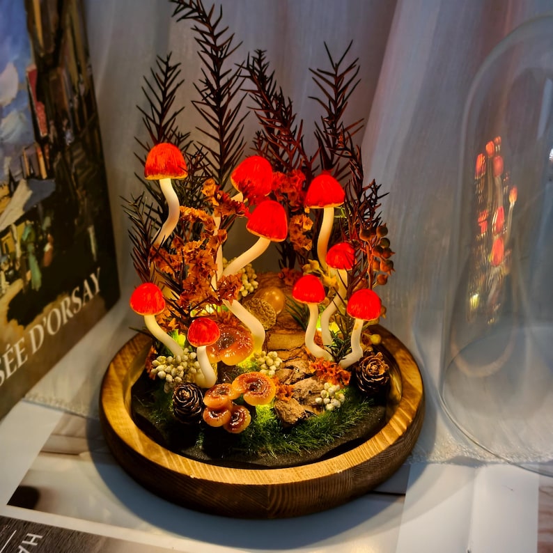 Ganoderma Lucidum Mushroom Lamp LED Night Light with Natural Moss Battery or USB Powered for Bedroom Decor