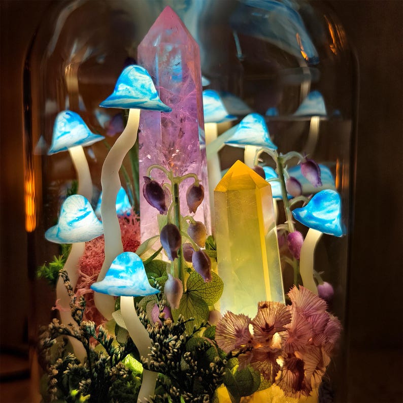 Mushroom Crystal Terrarium Lamp with LED Light, Glass Dome, Wooden Base, 12cm Diameter, 17.5cm Height, Battery or USB Powered