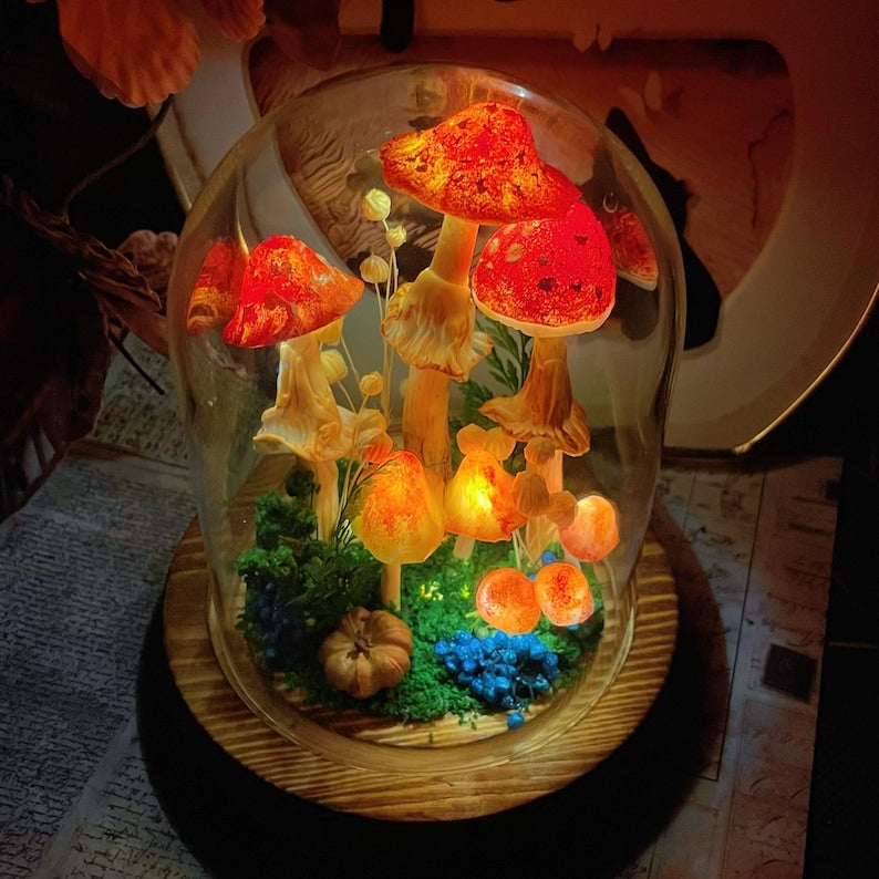 Red Mushroom Night Light with Dried Flowers and Vintage Pumpkin, Glass and Clay Table Lamp, Battery or USB Powered, 12 cm