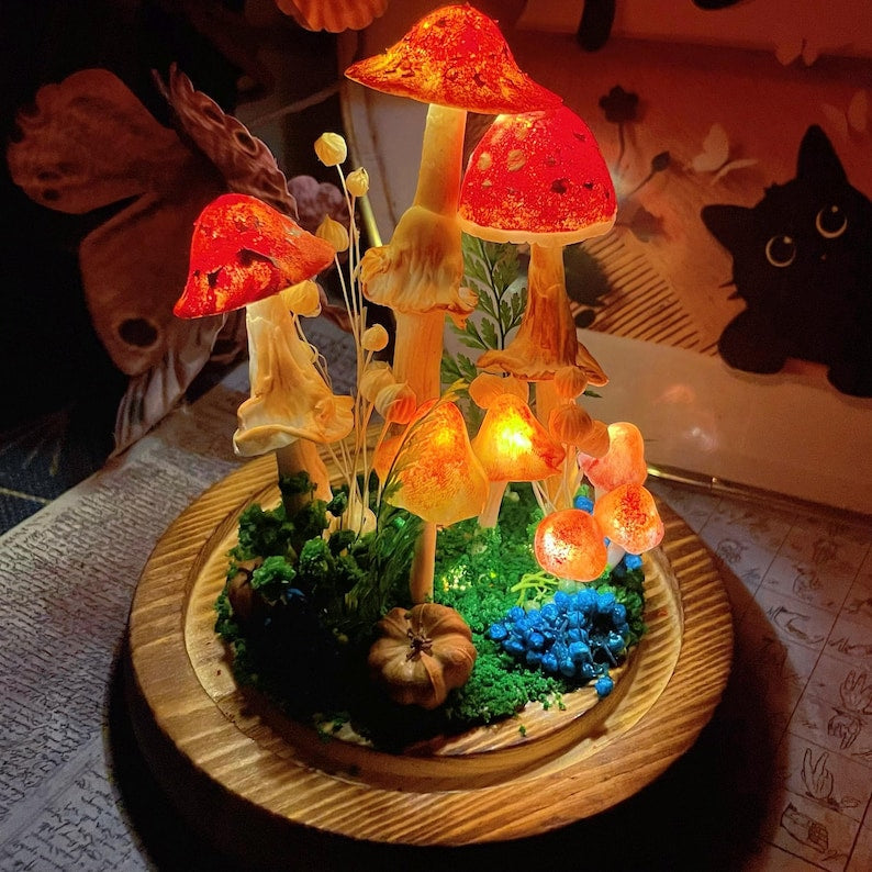 Red Mushroom Night Light with Dried Flowers and Vintage Pumpkin, Glass and Clay Table Lamp, Battery or USB Powered, 12 cm