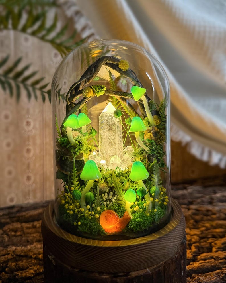 Green Mushroom Lamp with Crystal and Wooden Base, Glass Dome Night Light, 4.7 x 4.7 x 6.7 in